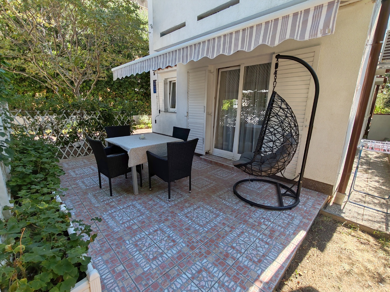 Two-bedroom apartment with terrace